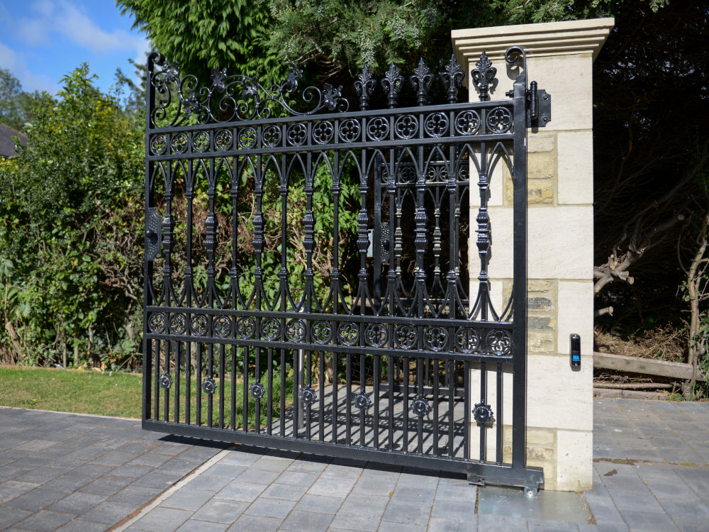 Mild Steel Estate Gate in Black