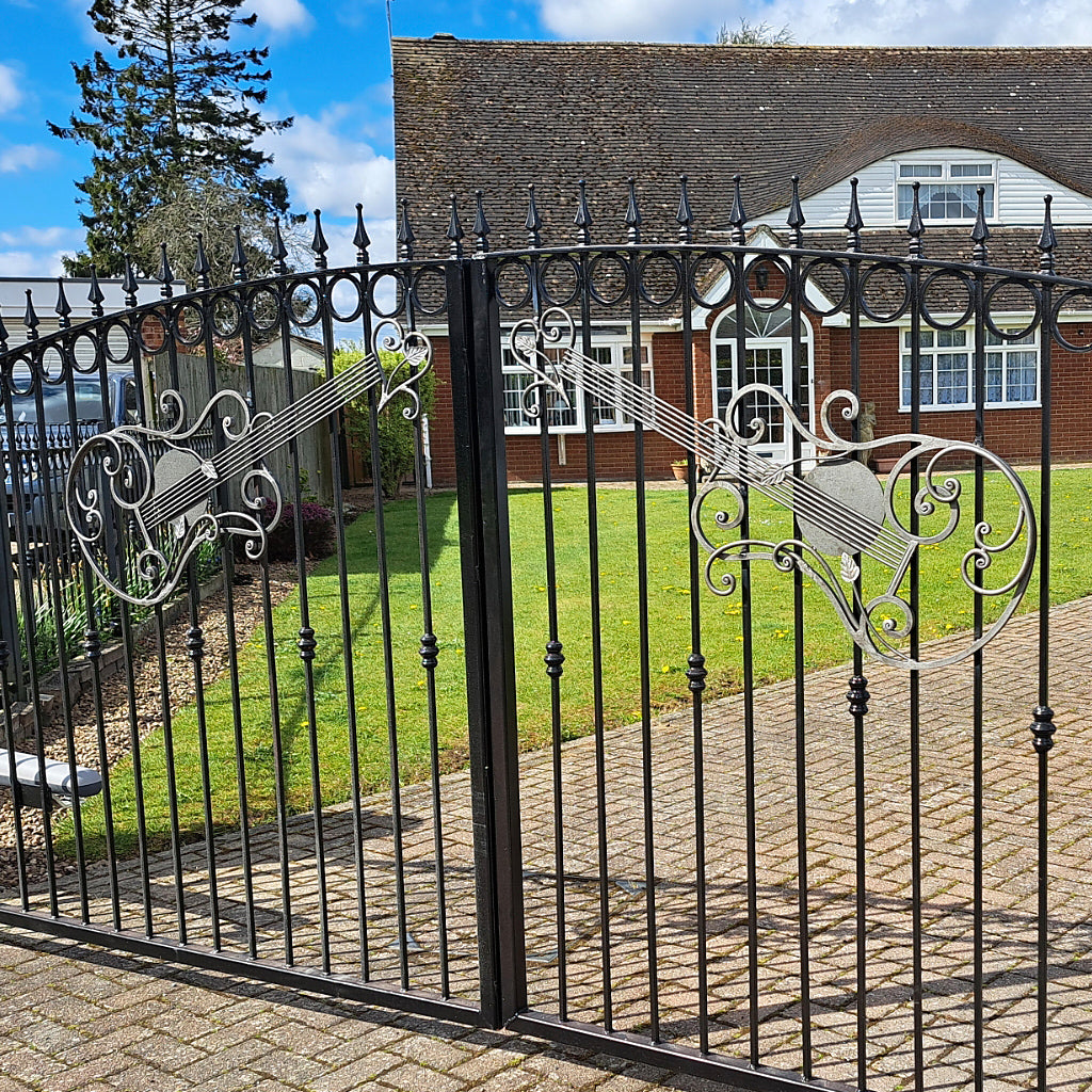 AM001R Artistic Metal Guitar 1140mm x 415mm Right Hand