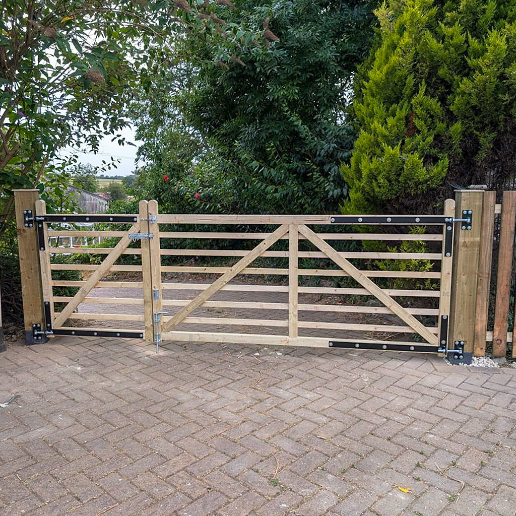 Wooden Gate Hinge M20 900 x 300mm Top Left Hand