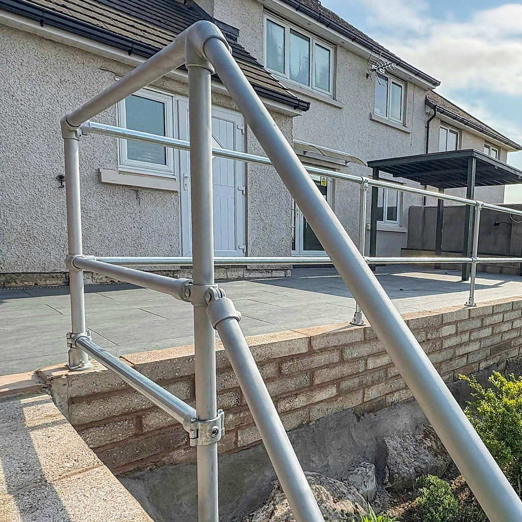 325C Sloping Downward Tee 30-45° To Suit 42.4mm Tube