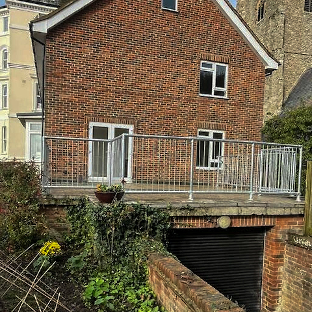 Infill Key Clamp Fence Panel 48.3mm 1.2m Long