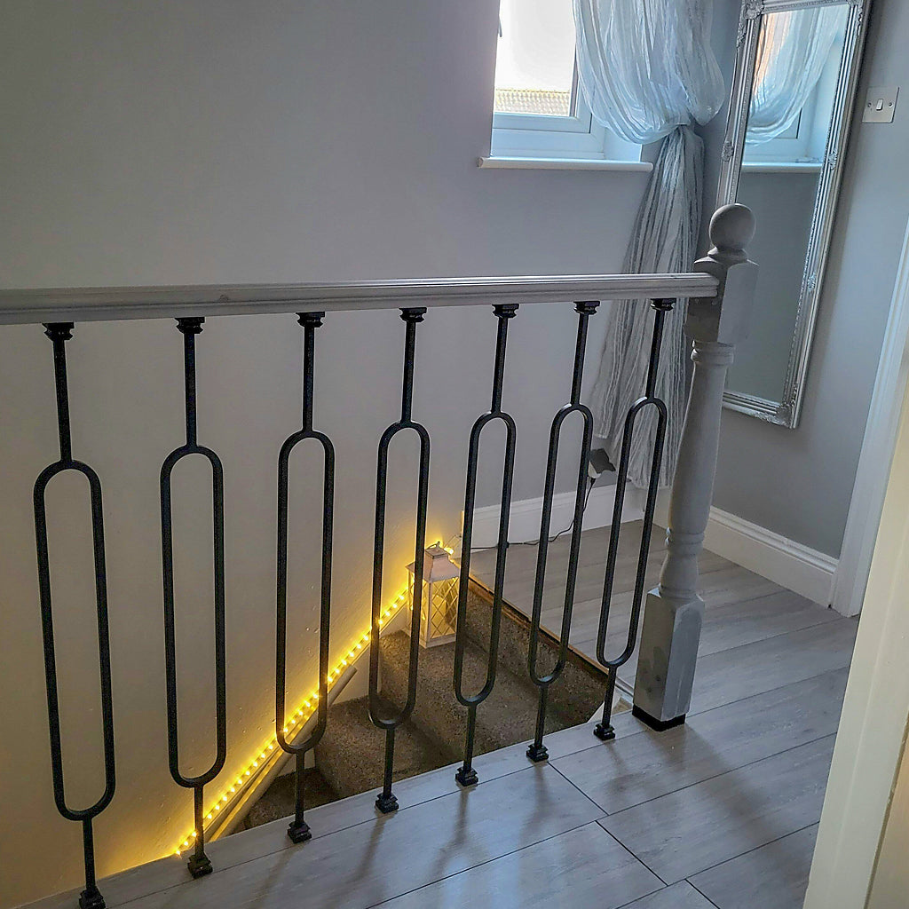 PL133 Stair Spindle Oval Panel Black