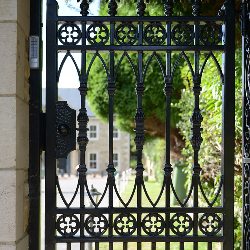 Gothic Centre Piece Badge 110mm 20mm Thick
