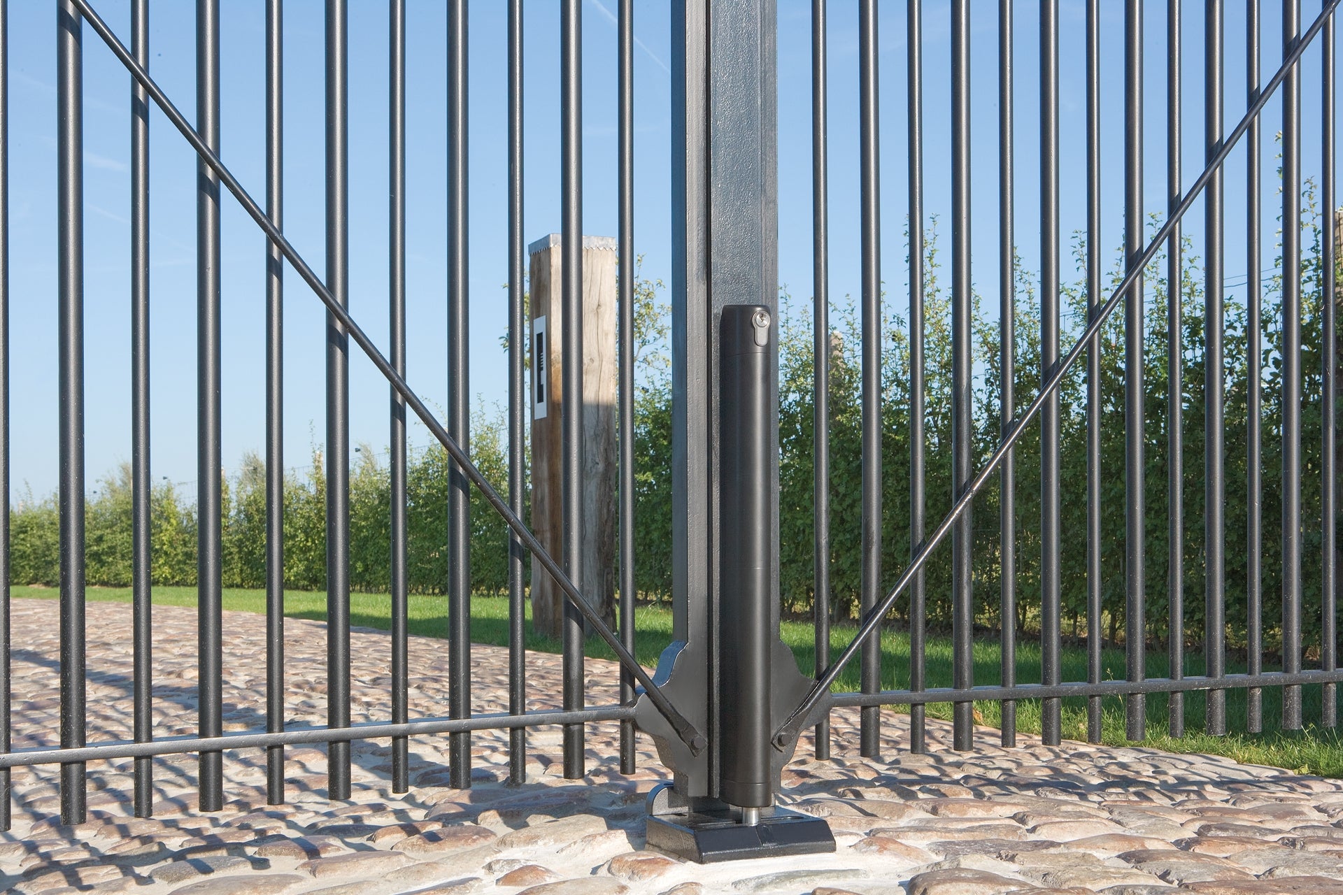 Locinox OGS Drop Bolt Ground Stop