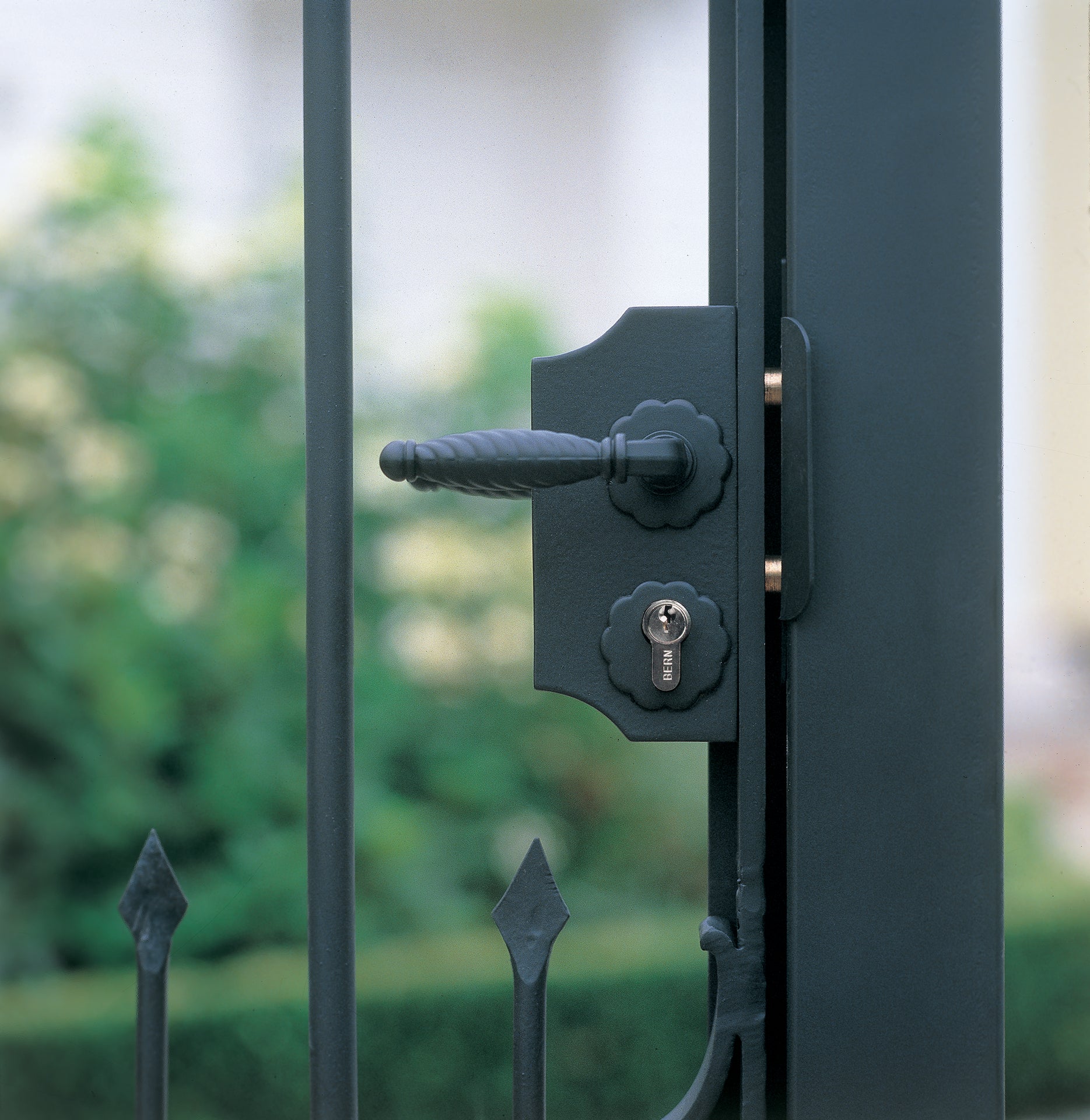 Locinox LAKY F2L Small Ornamental Gate Lock To Suit 30 - 40mm Box Section