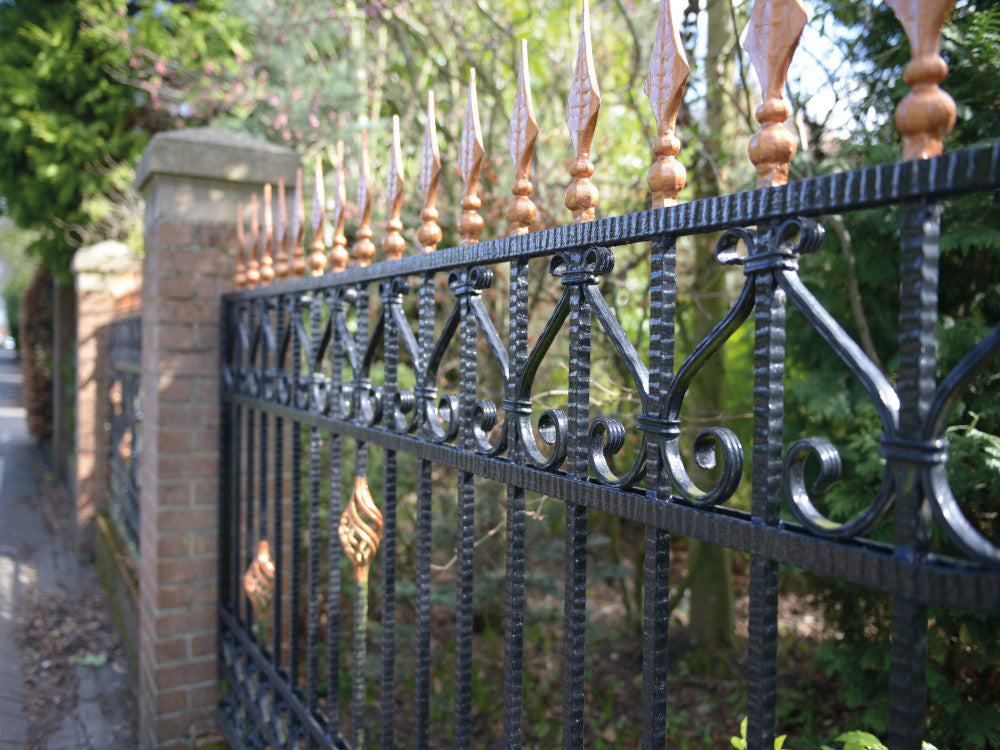Twisted and Hammered Bar Fencing for Decoration