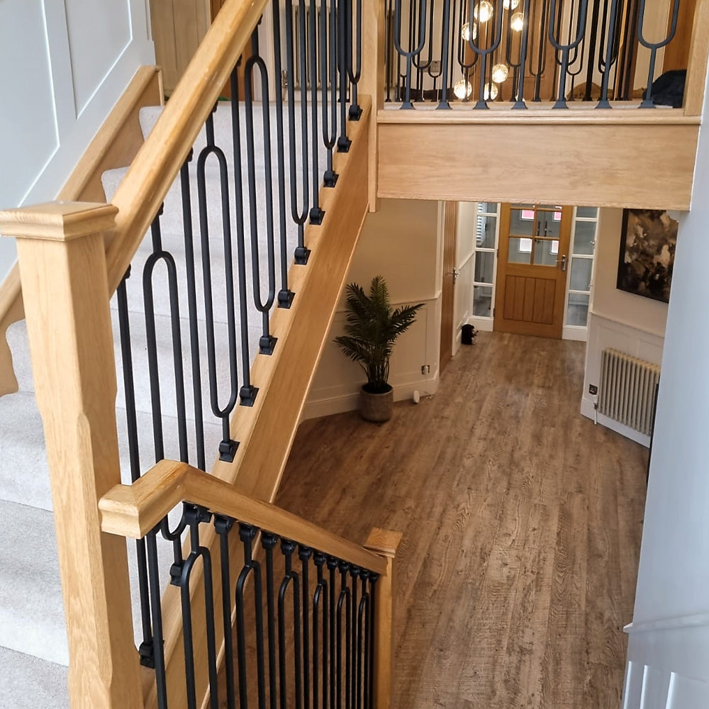 PL133 Stair Spindle Oval Panel Black